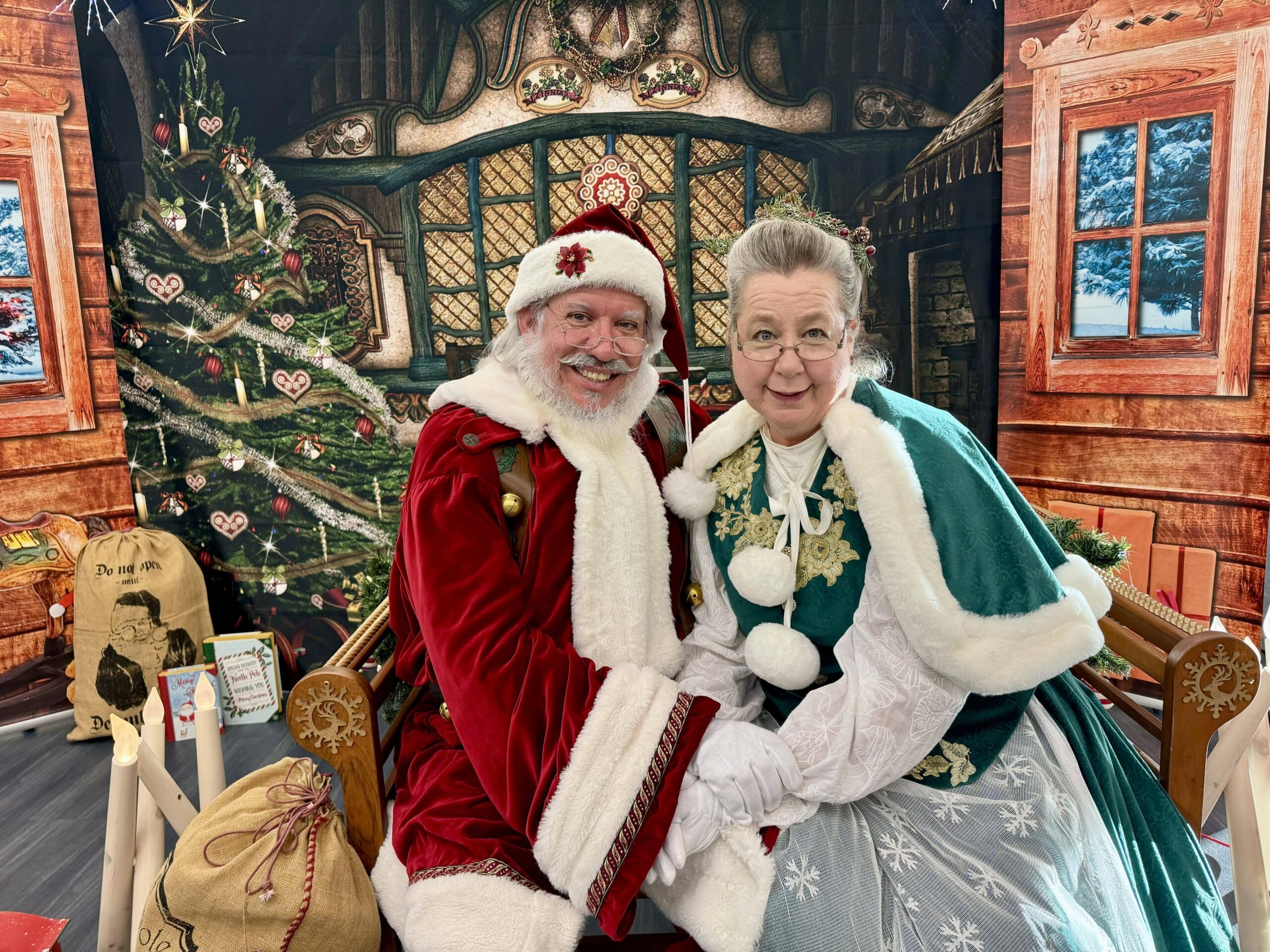 Santa Claus for Pittsburgh PA Stage Holiday Event Appearances Santa Claus for Pittsburgh PA stage holiday event appearances