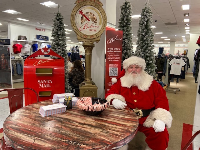 Hire Santa in Dallas TX for Professional Retail Holiday Appearances and Guest Interaction Hire Santa in Dallas TX for professional retail holiday appearances and guest interaction