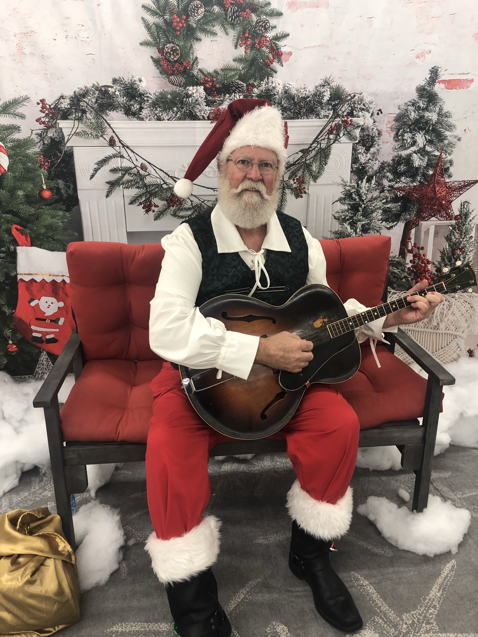 Professional Santa in Dallas TX for Storytime Music and Family Holiday Programming Professional Santa in Dallas TX for storytime music and family holiday programming