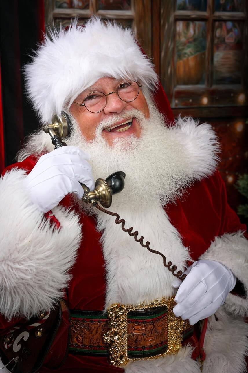 Professional Santa in Denver CO for reliable holiday event calls premium portraits and polished seasonal appearances