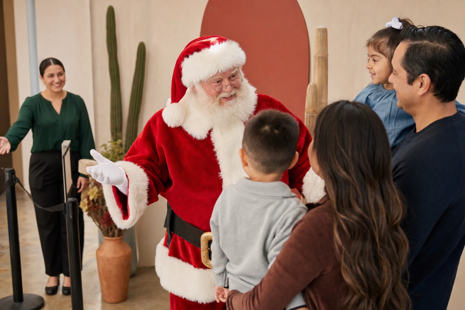 Professional Santa for Tucson Arizona Community Photo Program Professional Santa welcoming families at a Tucson Arizona community photo program